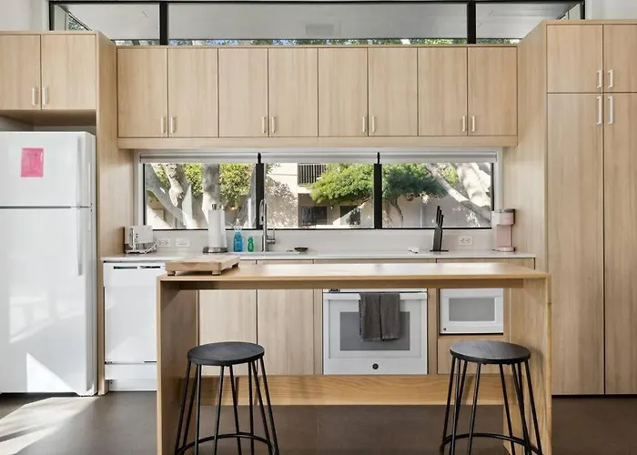 Unique Design 2-bedroom - 80 Walkscore! Apartment *